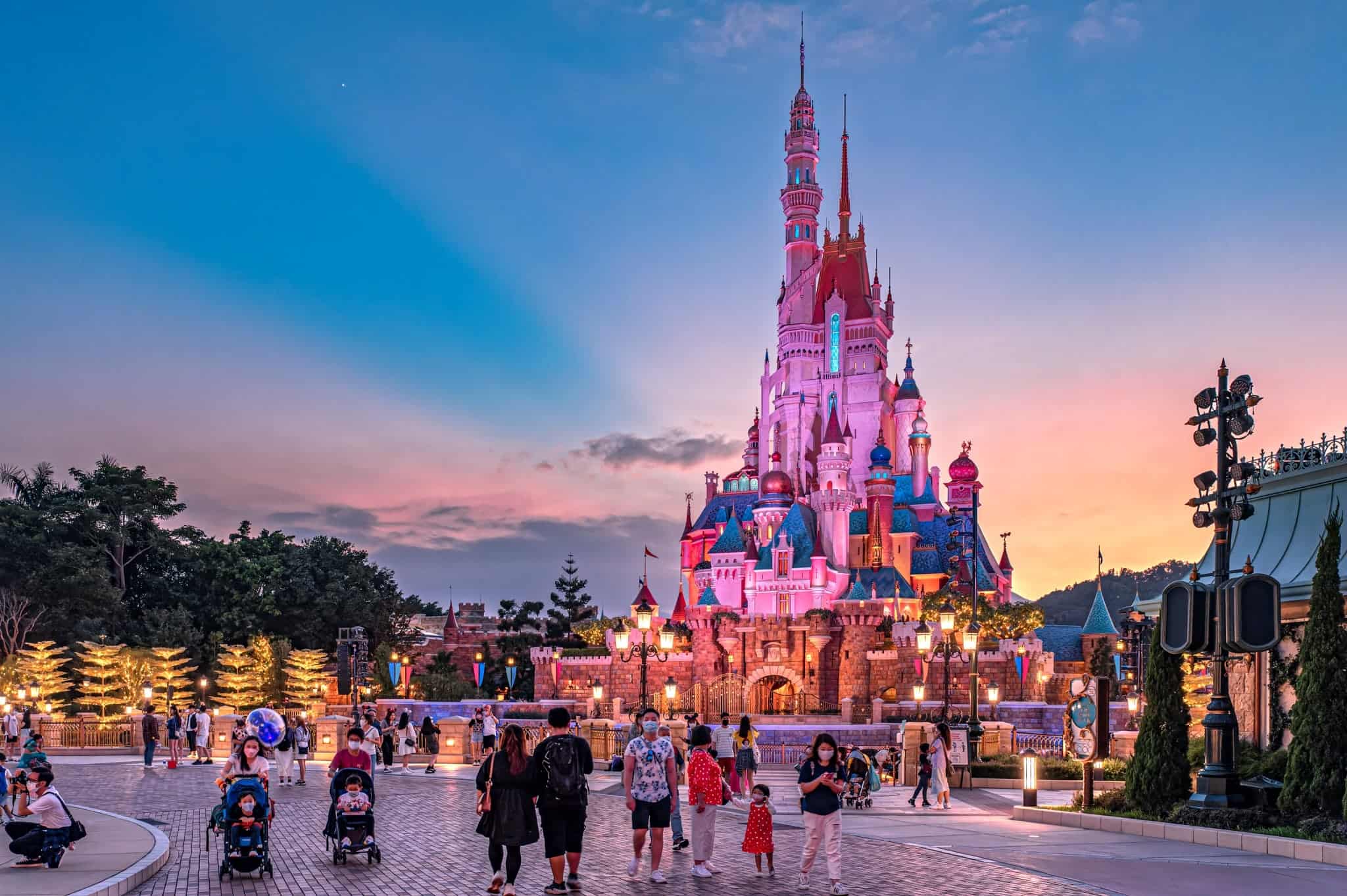 Best Attractions In Hong Kong Disneyland Travelbyaina Best Attractions In Hong Kong Disneyland Travelbyaina