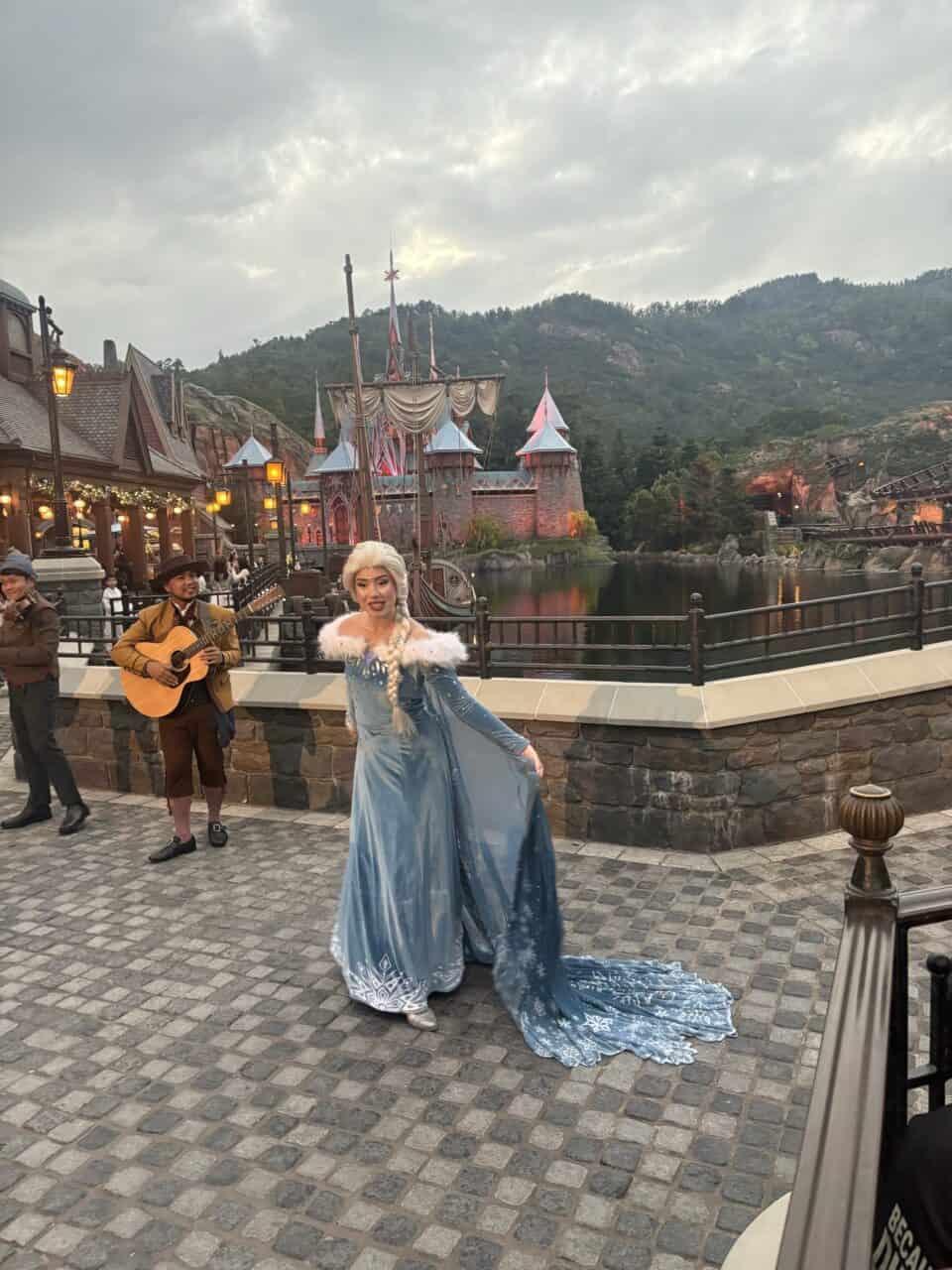 Hkdl Elsa Meet | First Time Visitor Guide To Hong Kong Disneyland (2026) Hkdl Elsa Meet | Your Disney