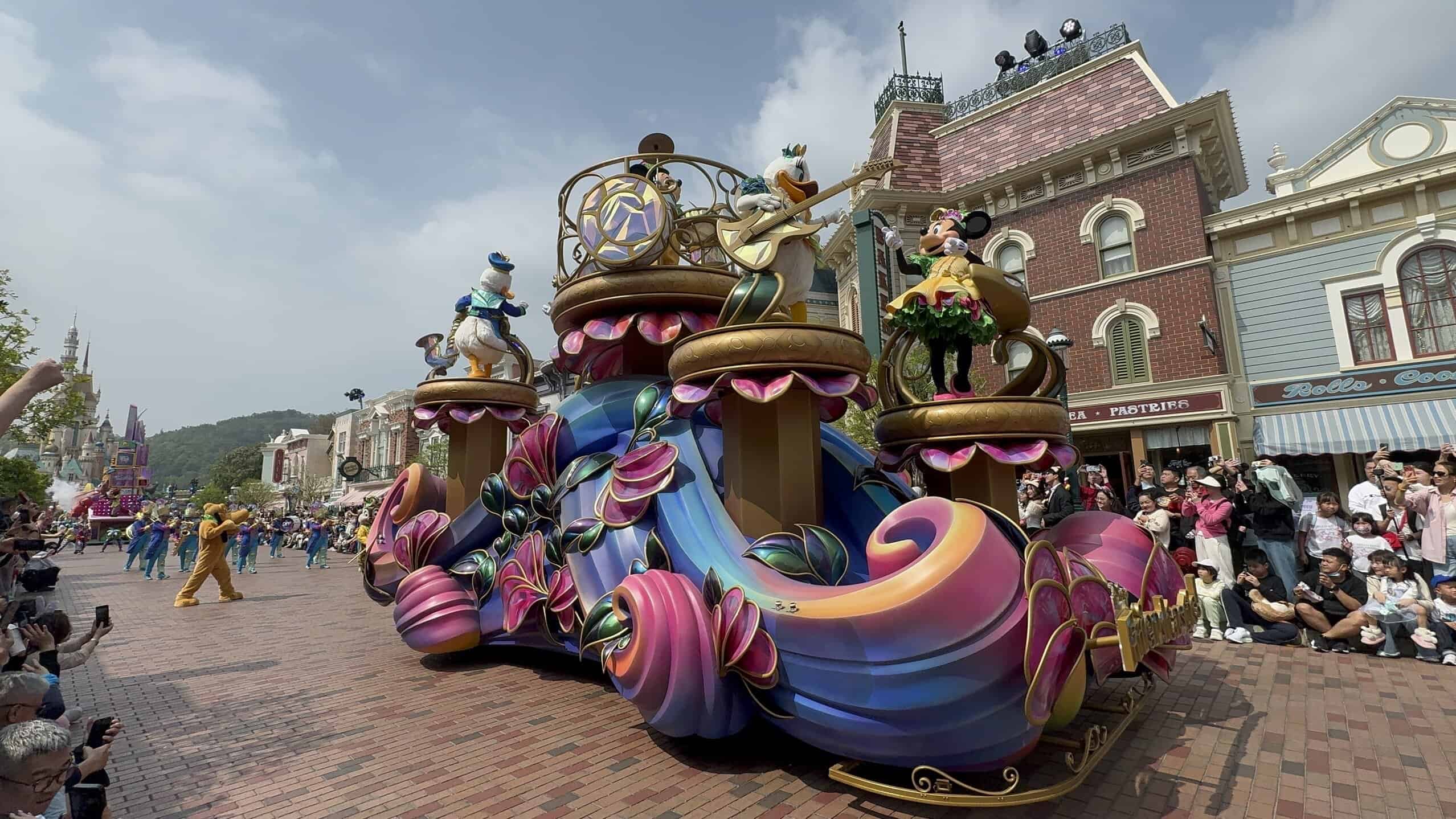 Hkdl Parade 1 | Best Hong Kong Disneyland Shows &Amp; Entertainment Guide (2026) Hong Kong Disneyland Friendtastic! Parade