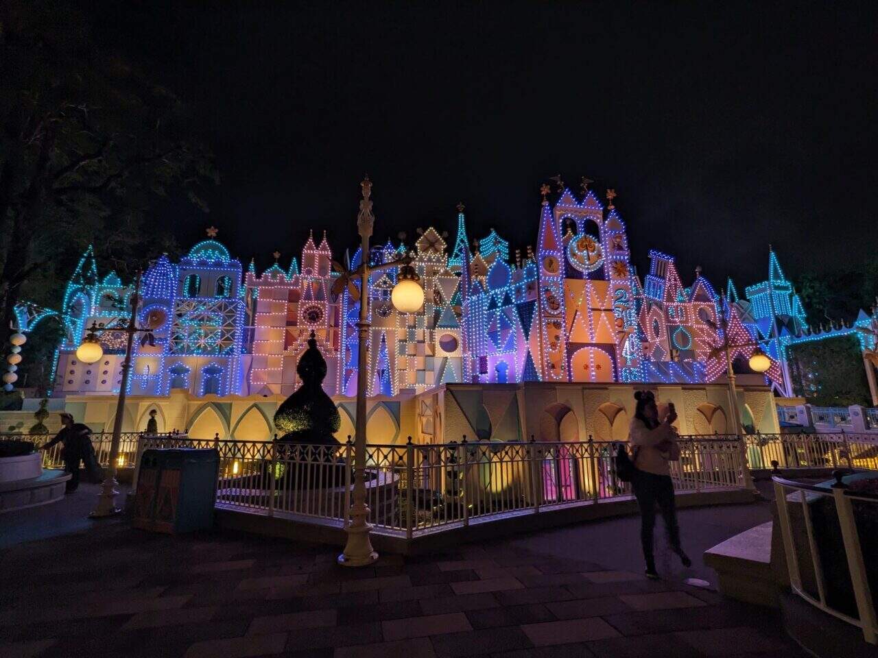 Hkdl Its A Small World At Night | Best Hong Kong Disneyland Attractions &Amp; Ride Guide (2026) Hkdl Its A Small World At Night | Your Disney