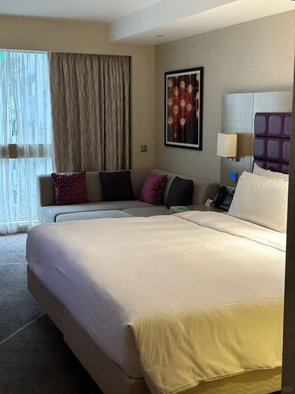 Holiday Inn Golden Mile | Hong Kong Disneyland Hotel Guide (2026) Holiday Inn Golden Mile | Your Disney