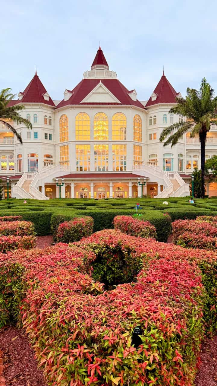 Hong Kong Disneyland Hotel 1 1 | Hong Kong Disneyland Hotel Guide (2026) Hong Kong Disneyland Hotel 1 1 | Your Disney