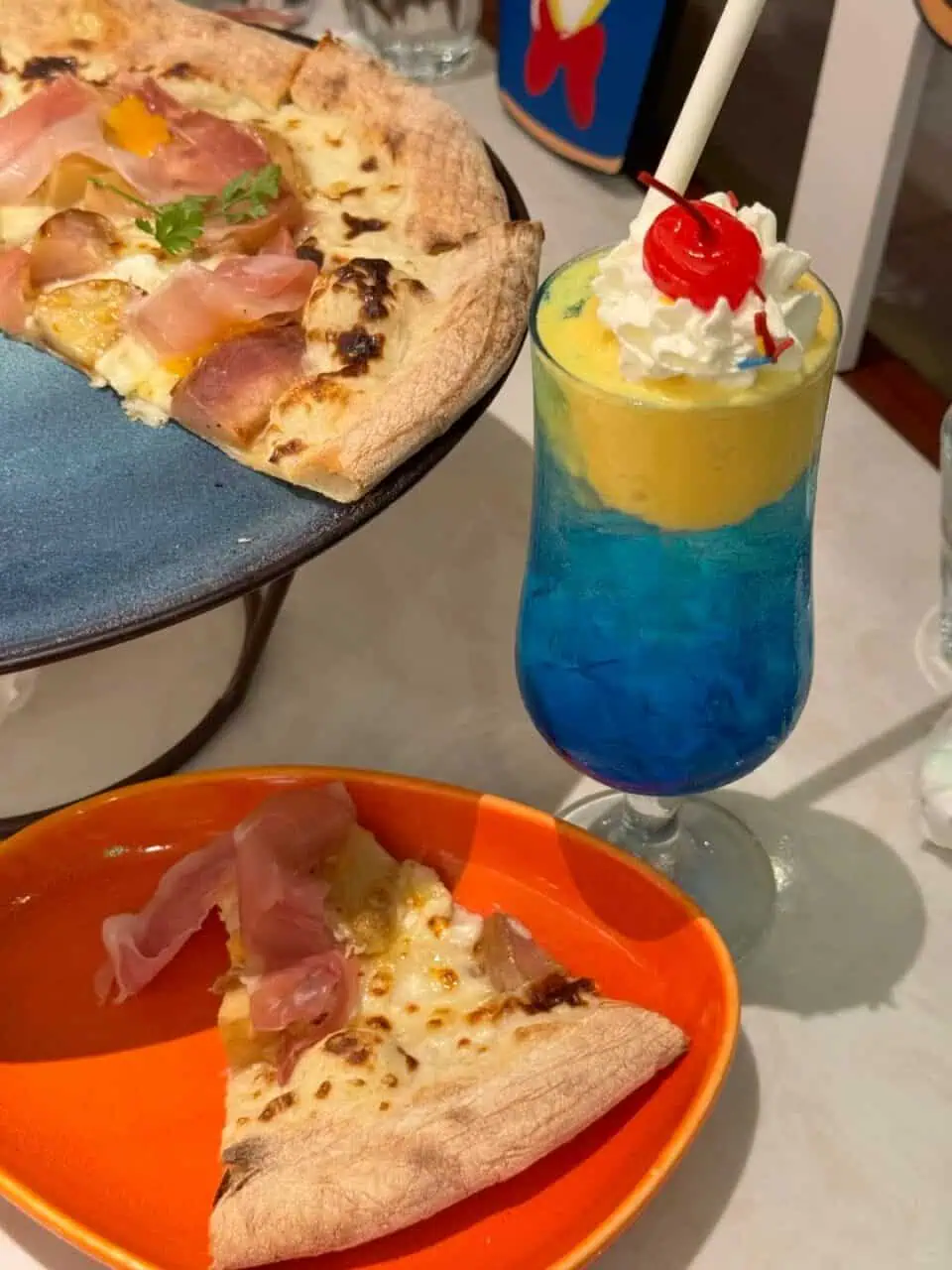 Disneytown Donold Food 1 | The Ultimate Shanghai Disneyland Planning Guide (2025) Disneytown Donold Food 1 | Your Disney