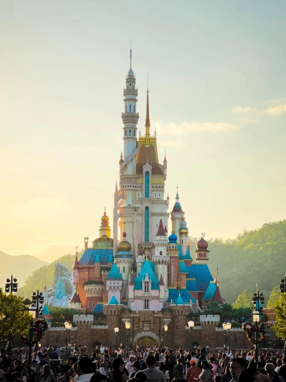 Hkd Castle Crwod | The Ultimate Hong Kong Disneyland Planning Guide (2026) Hkd Castle Crwod | Your Disney