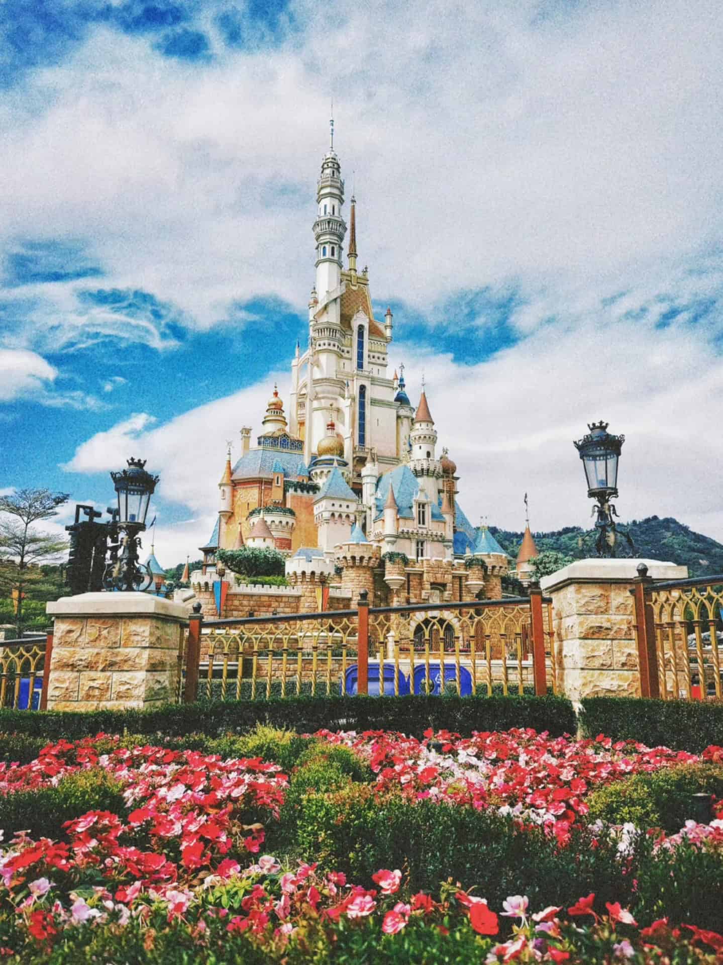 Hkdl Castle Garden | Hong Kong Disneyland Park Guide (2026) Hkdl Castle Garden | Your Disney