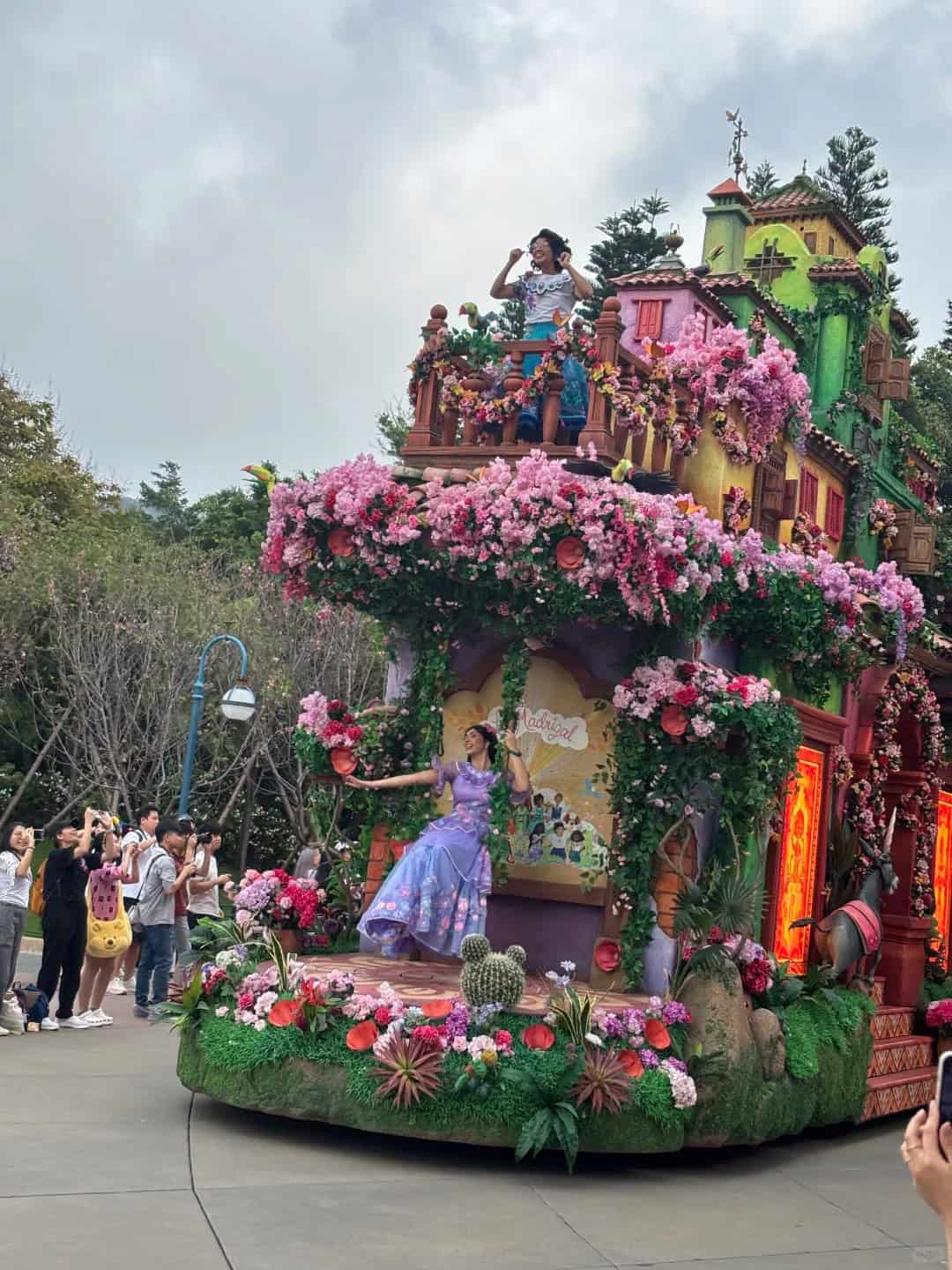 Hkdl Friendtastic Parade 1 1 | Best Hong Kong Disneyland Shows &Amp; Entertainment Guide (2026) Hkdl Friendtastic Parade 1 1 | Your Disney