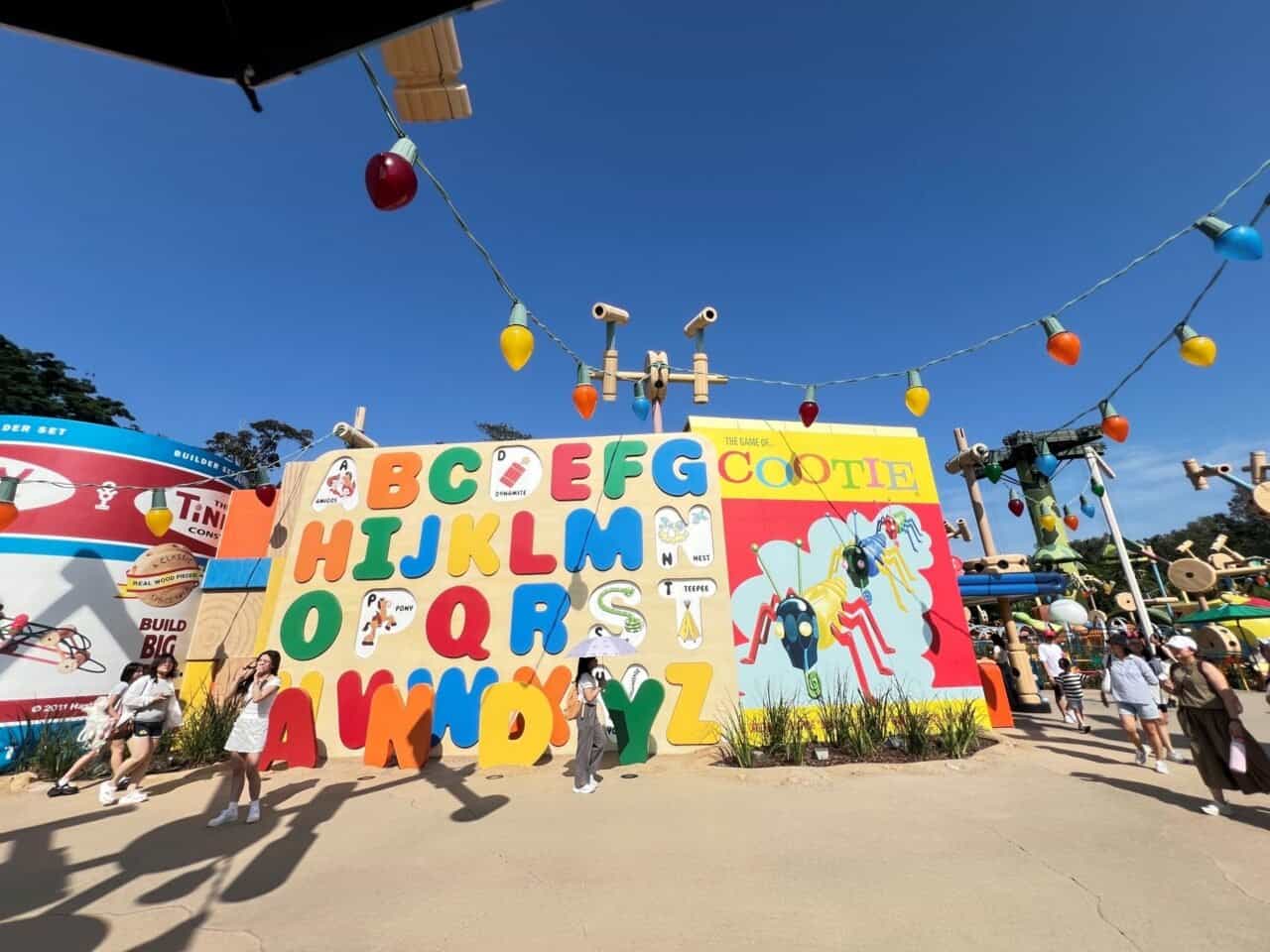 Hkdl Toy Story Land Wall | Your Disney