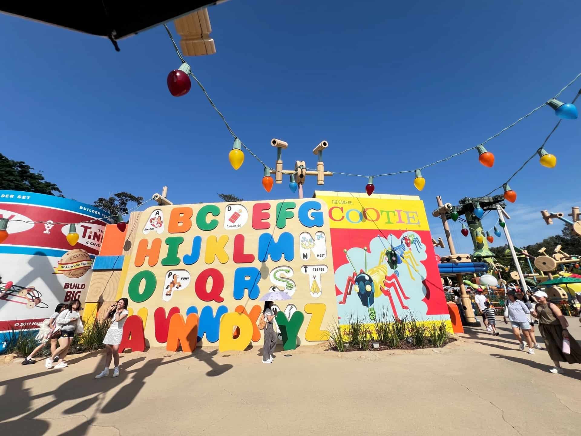 Hkdl Toy Story Land Wall | Hong Kong Disneyland Park Guide (2026) Hkdl Toy Story Land Wall | Your Disney