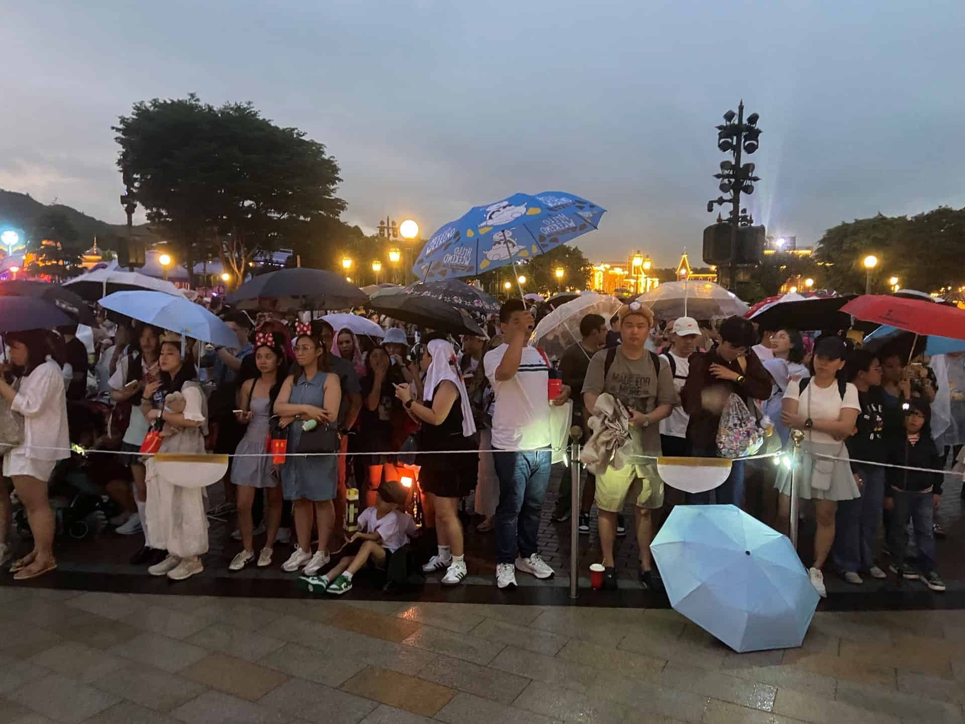 Hkdl Umbrella | 12 Tips For Hong Kong Disneyland: What You Need To Know Before You Go Hkdl Umbrella | Your Disney