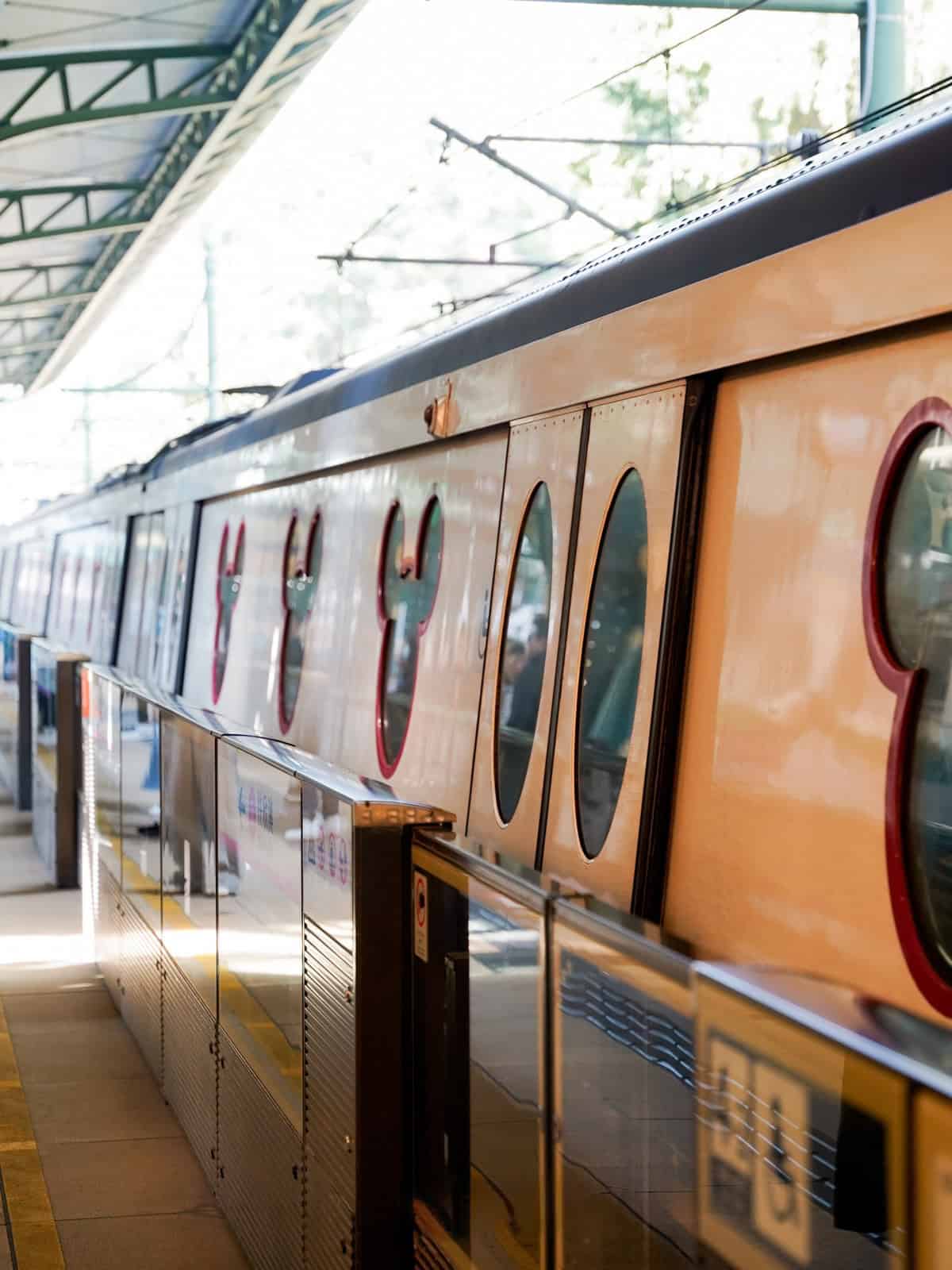 Hong Kong Mtr Disney Train 2 | 12 Tips For Hong Kong Disneyland: What You Need To Know Before You Go Hong Kong Mtr Disney Train 2 | Your Disney