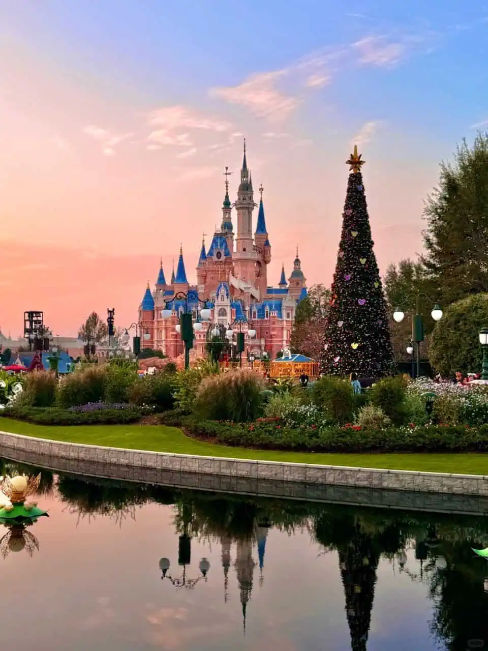 Shd Castle Lake Dawn | The Ultimate Shanghai Disneyland Planning Guide (2025) Shd Castle Lake Dawn | Your Disney