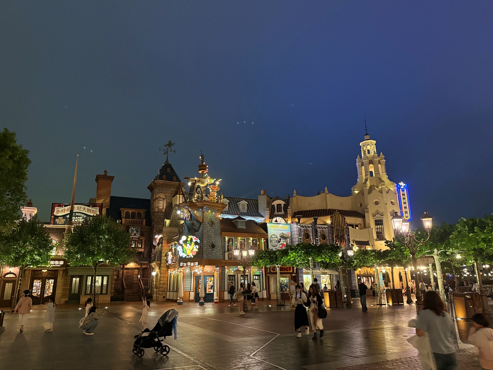 Shd Mickey Street 1 | The Ultimate Shanghai Disneyland Planning Guide (2026) Shd Mickey Street 1 | Your Disney