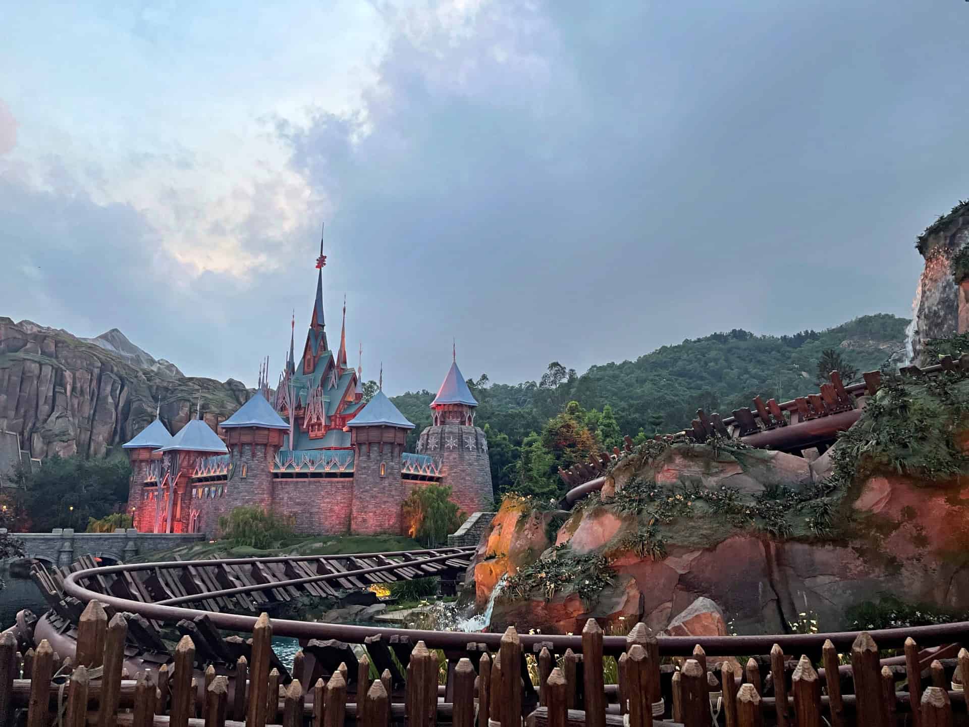 Wandering Oakens Sliding Sleighs Hkdl | Hong Kong Disneyland Disney Premier Access Guide (2026) Wandering Oakens Sliding Sleighs Hkdl | Your Disney