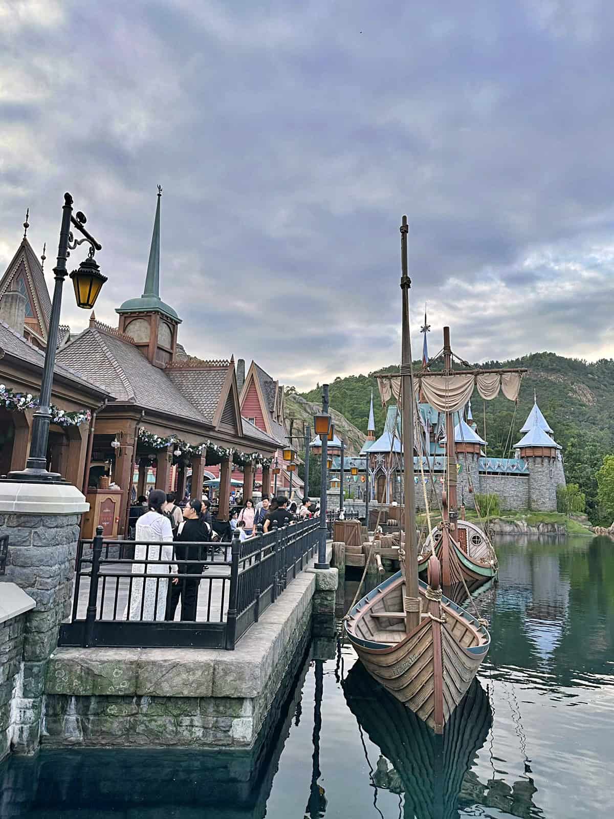 World Of Frozen | Hong Kong Disneyland Park Guide (2026) World Of Frozen | Your Disney